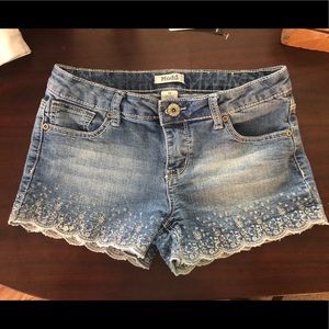 Girls Jean shorts scalloped embroidered size 16